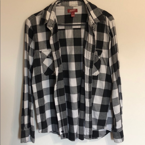 Arizona Jean Company Tops - Black and white flannel